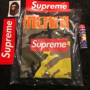 AUTHENTIC SUPREME WHEATIES BOX LOGO TEE MEDIUM